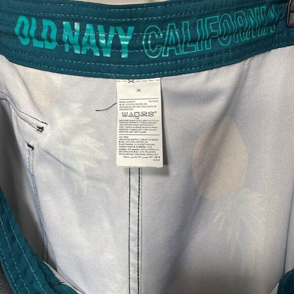 Old navy men’s swim trunks - Picture 9 of 10